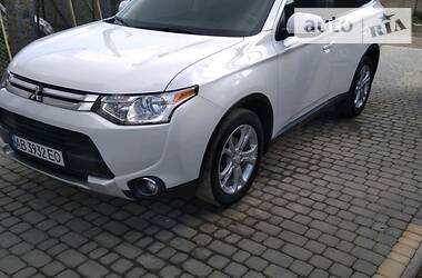 Позашляховик / Кросовер Mitsubishi Outlander 2014 в 