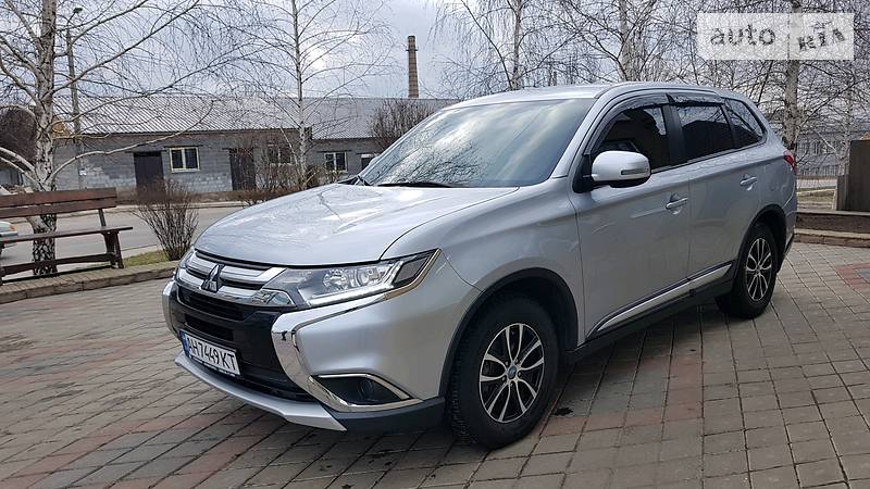 Внедорожник / Кроссовер Mitsubishi Outlander 2017 в Краматорске