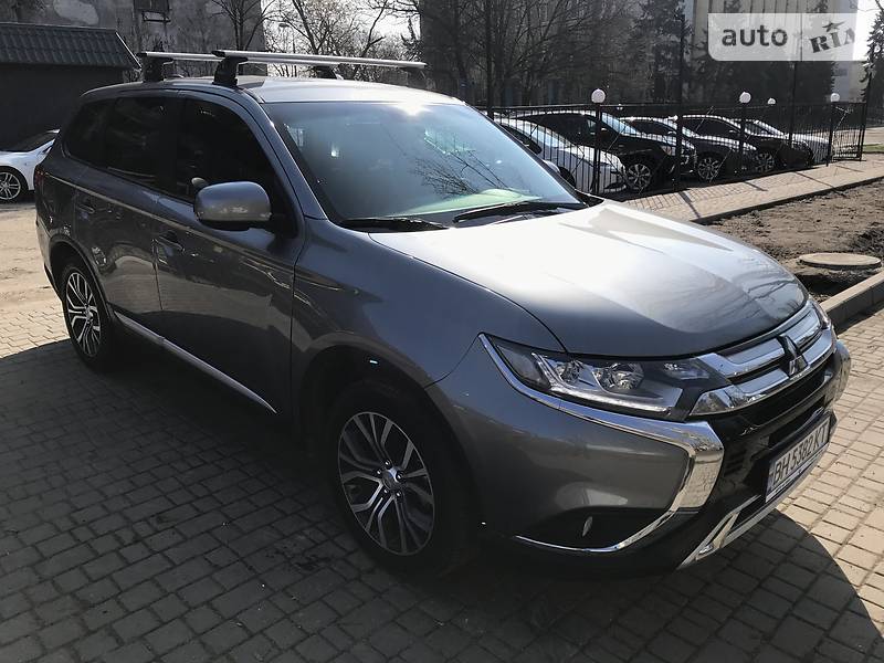 Позашляховик / Кросовер Mitsubishi Outlander 2018 в Одесі