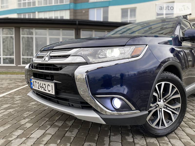 Позашляховик / Кросовер Mitsubishi Outlander 2016 в Івано-Франківську