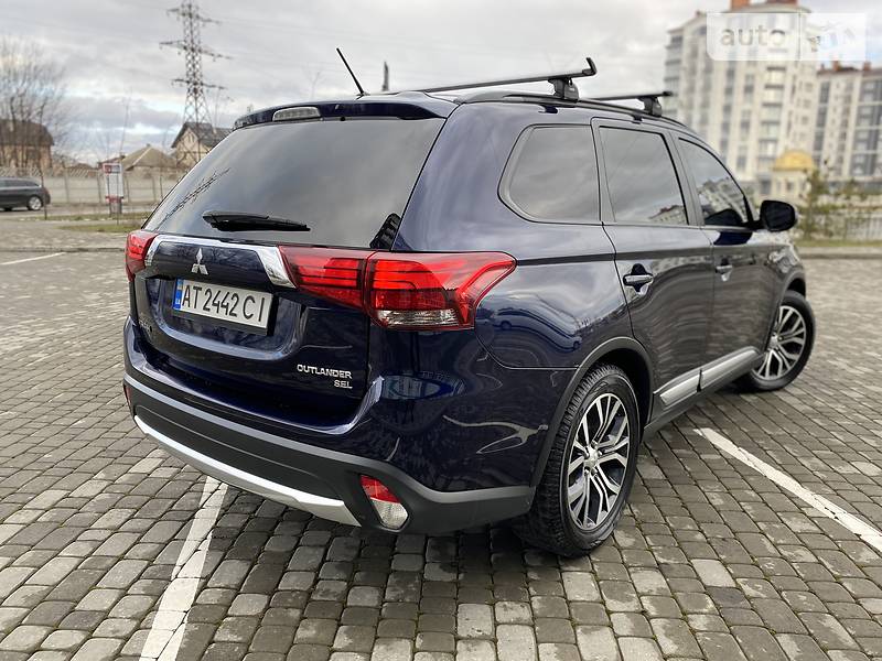 Позашляховик / Кросовер Mitsubishi Outlander 2016 в Івано-Франківську
