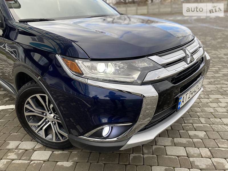 Позашляховик / Кросовер Mitsubishi Outlander 2016 в Івано-Франківську