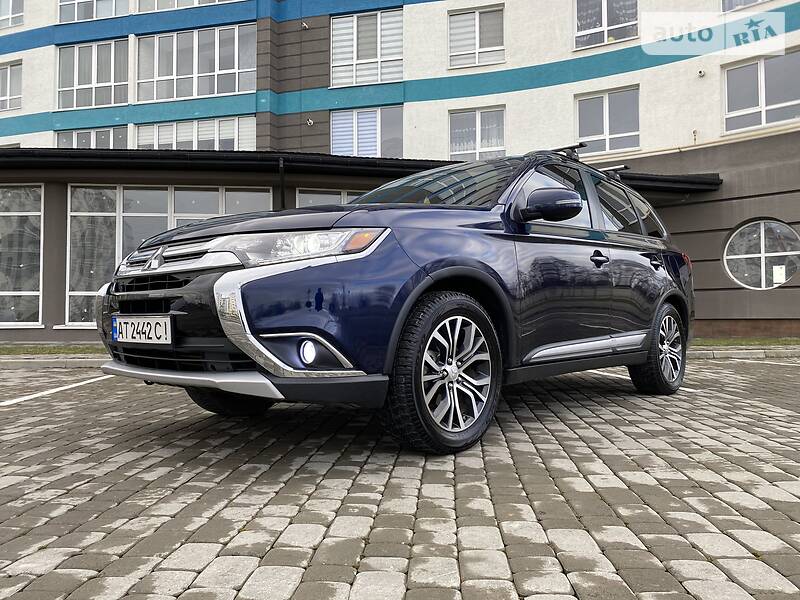 Позашляховик / Кросовер Mitsubishi Outlander 2016 в Івано-Франківську