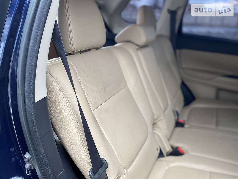 Позашляховик / Кросовер Mitsubishi Outlander 2016 в Івано-Франківську