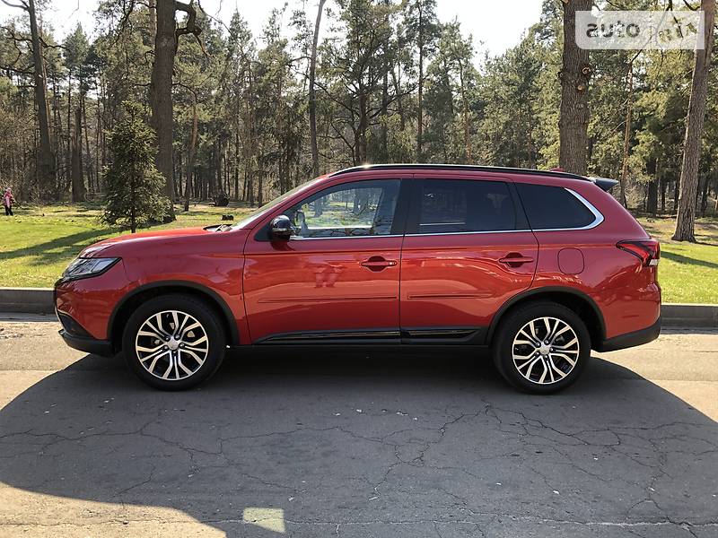 Позашляховик / Кросовер Mitsubishi Outlander 2017 в Києві фото 4 Позашляховик / Кросовер Mitsubishi Outlander 2017 в Києві