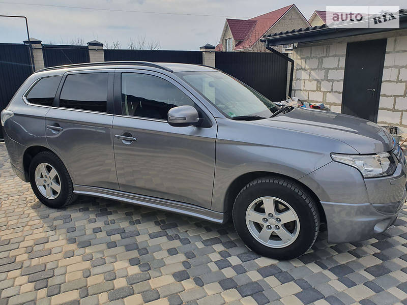 Позашляховик / Кросовер Mitsubishi Outlander 2013 в Кропивницькому