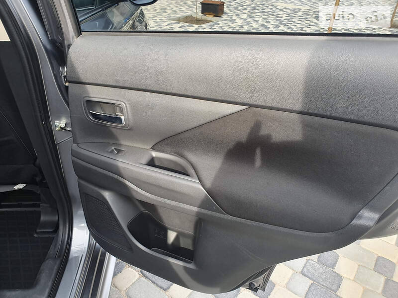 Позашляховик / Кросовер Mitsubishi Outlander 2013 в Кропивницькому