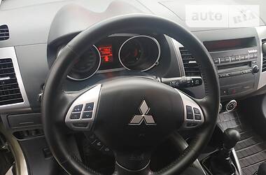Позашляховик / Кросовер Mitsubishi Outlander 2009 в 