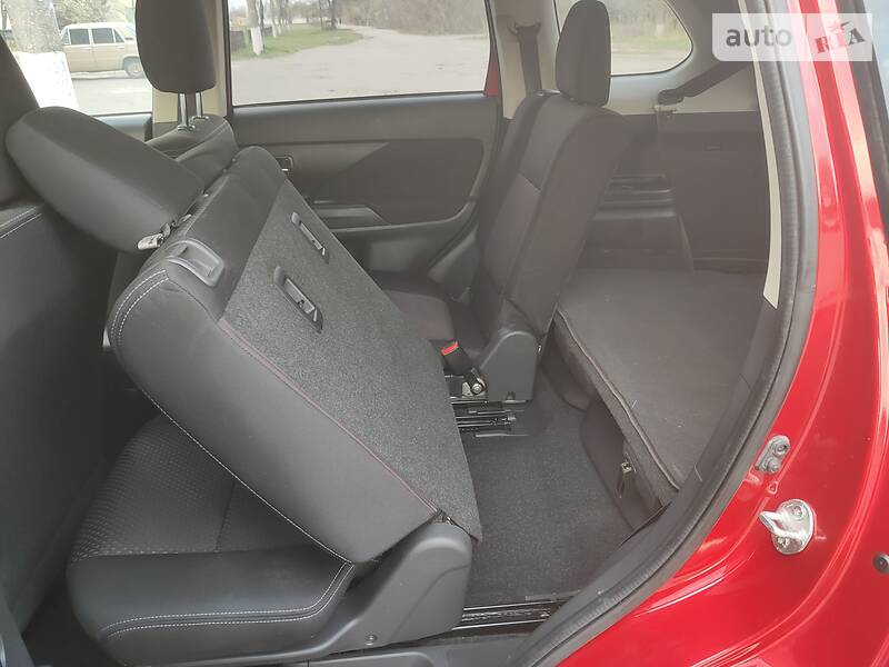Позашляховик / Кросовер Mitsubishi Outlander 2015 в Новомосковську