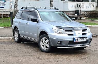 Позашляховик / Кросовер Mitsubishi Outlander 2005 в 