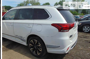 Внедорожник / Кроссовер Mitsubishi Outlander 2018 в Луцке