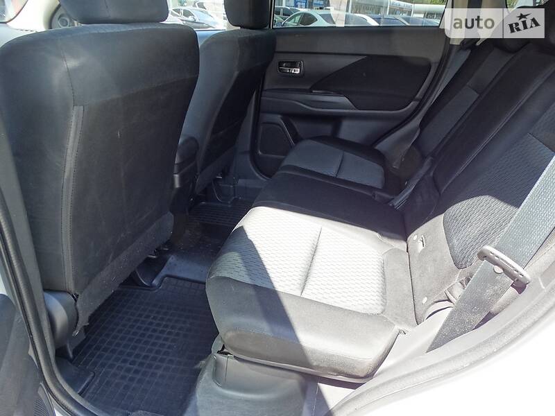 Позашляховик / Кросовер Mitsubishi Outlander 2012 в Дніпрі фото 15 Позашляховик / Кросовер Mitsubishi Outlander 2012 в Дніпрі