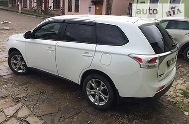 Внедорожник / Кроссовер Mitsubishi Outlander 2013 в Самборе