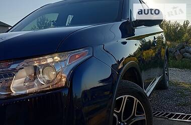 Позашляховик / Кросовер Mitsubishi Outlander 2014 в 