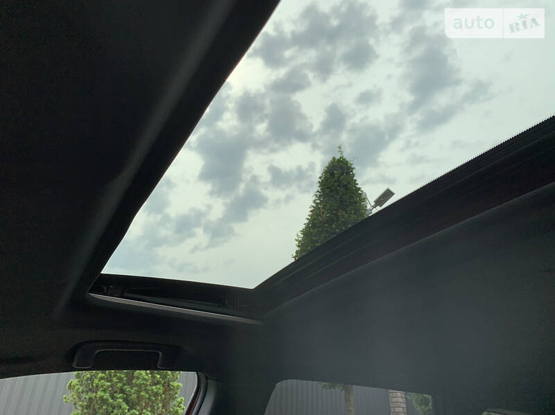 Позашляховик / Кросовер Mitsubishi Outlander 2019 в Києві