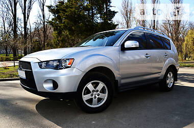 Внедорожник / Кроссовер Mitsubishi Outlander 2010 в 