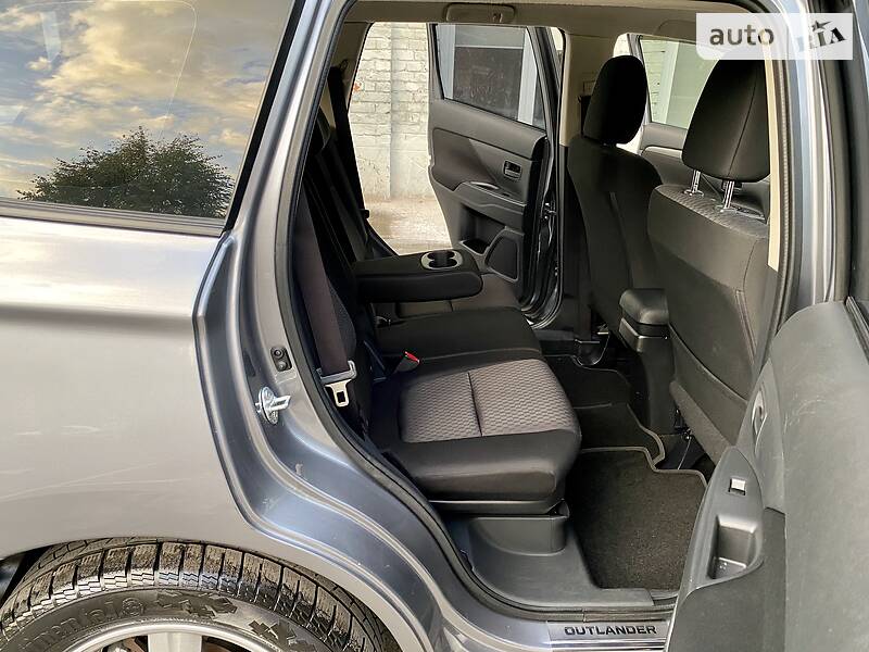 Внедорожник / Кроссовер Mitsubishi Outlander 2014 в Киеве