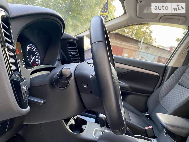 Внедорожник / Кроссовер Mitsubishi Outlander 2014 в Киеве