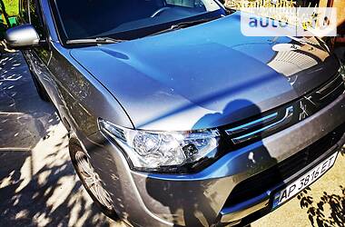 Внедорожник / Кроссовер Mitsubishi Outlander 2014 в Запорожье