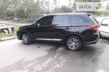 Внедорожник / Кроссовер Mitsubishi Outlander 2017 в Одессе