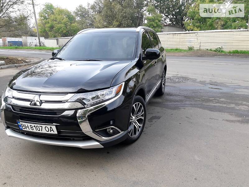 Внедорожник / Кроссовер Mitsubishi Outlander 2017 в Одессе