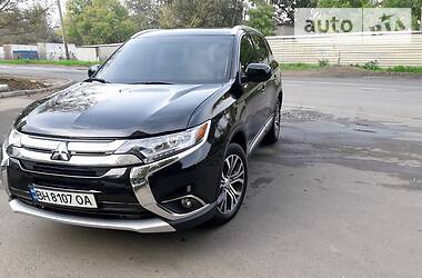 Внедорожник / Кроссовер Mitsubishi Outlander 2017 в Одессе