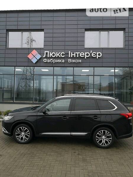 Внедорожник / Кроссовер Mitsubishi Outlander 2015 в Белой Церкви