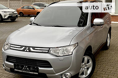 Внедорожник / Кроссовер Mitsubishi Outlander 2013 в Одессе