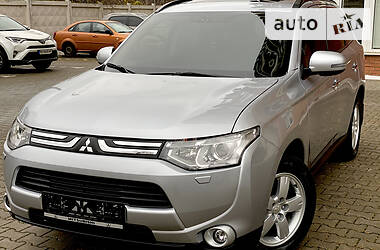 Внедорожник / Кроссовер Mitsubishi Outlander 2013 в Одессе