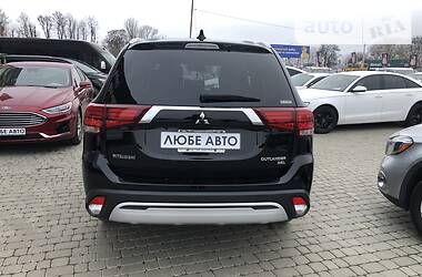 Позашляховик / Кросовер Mitsubishi Outlander 2019 в Львові