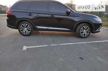 Внедорожник / Кроссовер Mitsubishi Outlander 2015 в Ивано-Франковске