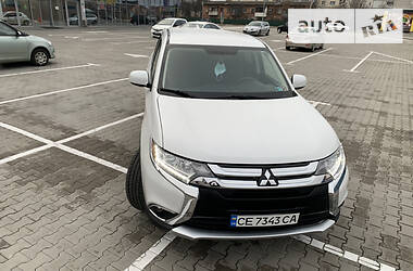 Позашляховик / Кросовер Mitsubishi Outlander 2018 в Києві