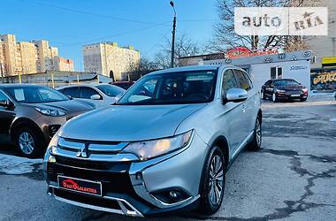 Позашляховик / Кросовер Mitsubishi Outlander 2019 в Одесі