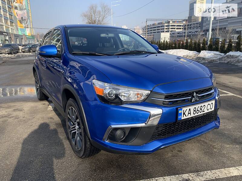 Внедорожник / Кроссовер Mitsubishi Outlander 2019 в Киеве