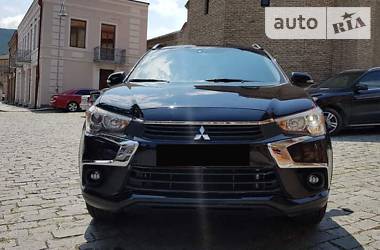 Внедорожник / Кроссовер Mitsubishi Outlander 2016 в Киеве