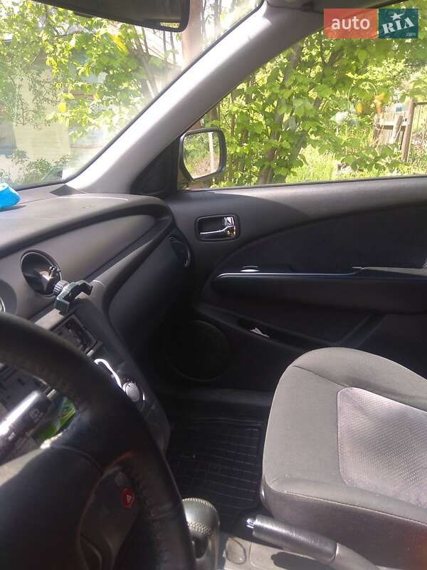 Позашляховик / Кросовер Mitsubishi Outlander 2005 в Києві