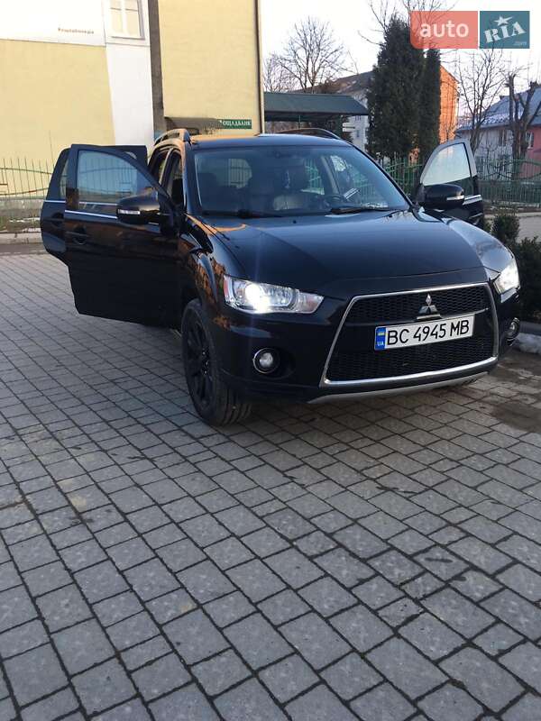 Позашляховик / Кросовер Mitsubishi Outlander 2010 в Турці
