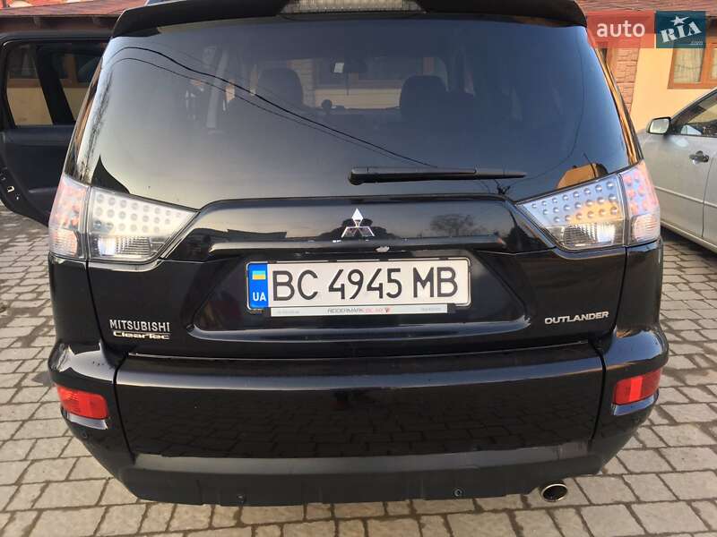 Позашляховик / Кросовер Mitsubishi Outlander 2010 в Турці