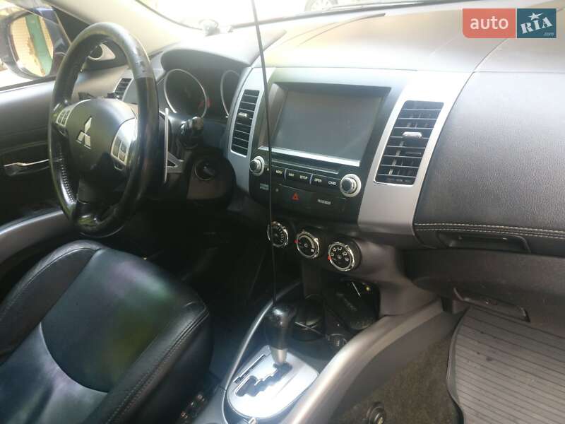 Универсал Mitsubishi Outlander 2011 в Киеве