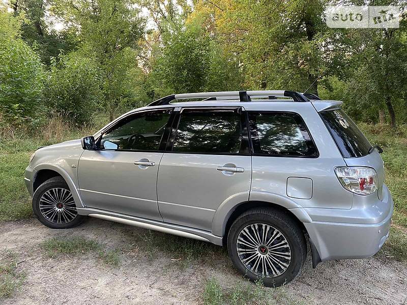 Позашляховик / Кросовер Mitsubishi Outlander 2007 в 