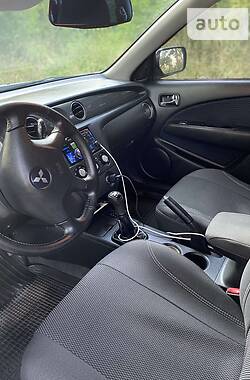 Позашляховик / Кросовер Mitsubishi Outlander 2007 в 