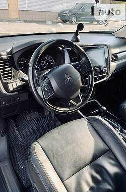 Внедорожник / Кроссовер Mitsubishi Outlander 2019 в Бердичеве