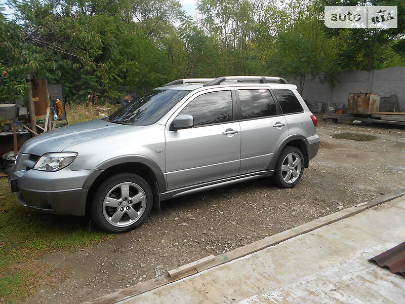Внедорожник / Кроссовер Mitsubishi Outlander 2005 в Запорожье