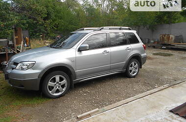 Позашляховик / Кросовер Mitsubishi Outlander 2005 в 