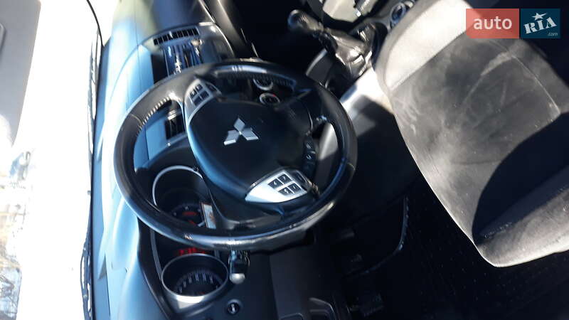 Позашляховик / Кросовер Mitsubishi Outlander 2007 в Бориславі