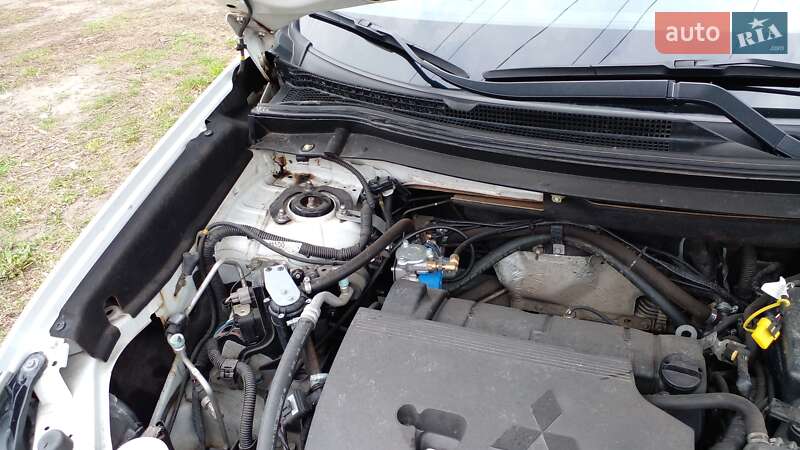 Позашляховик / Кросовер Mitsubishi Outlander 2015 в Дніпрі