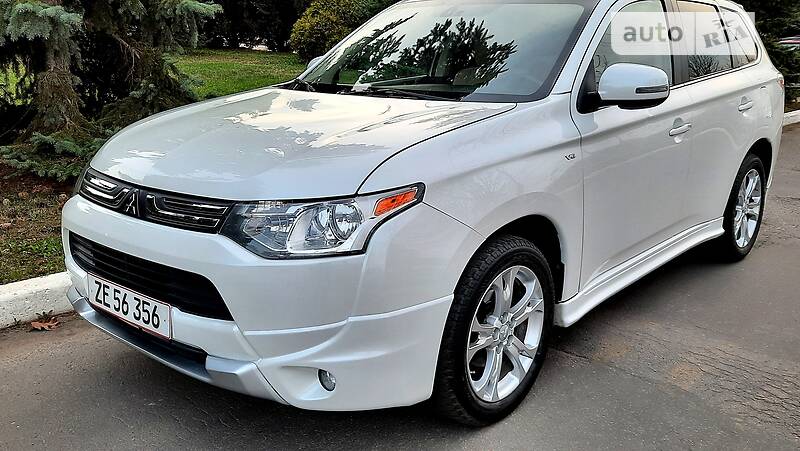 Позашляховик / Кросовер Mitsubishi Outlander 2014 в Вінниці