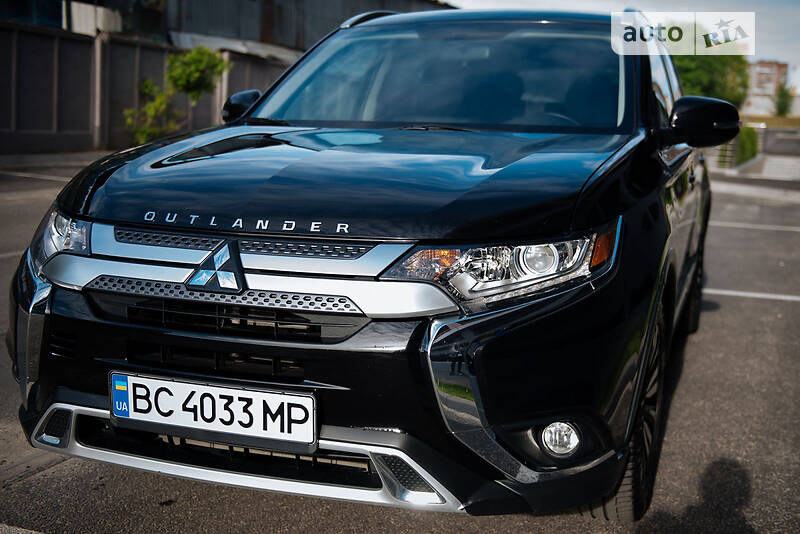 Внедорожник / Кроссовер Mitsubishi Outlander 2019 в Львове фото 2 Внедорожник / Кроссовер Mitsubishi Outlander 2019 в Львове