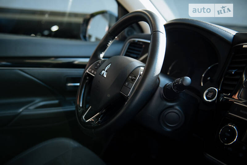 Внедорожник / Кроссовер Mitsubishi Outlander 2019 в Львове фото 13 Внедорожник / Кроссовер Mitsubishi Outlander 2019 в Львове