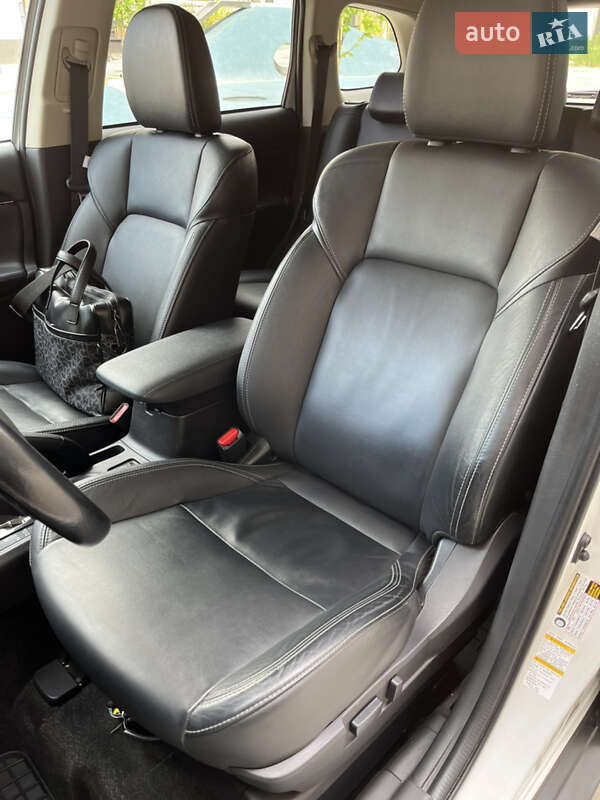 Внедорожник / Кроссовер Mitsubishi Outlander 2015 в Львове